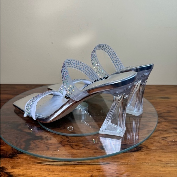 Nine West Darla Sandal in clear silver - Picture 8 of 16